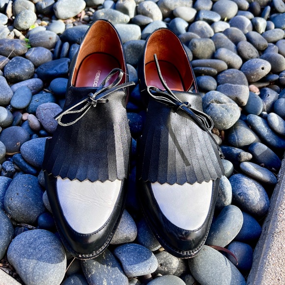 Rebecca Minkoff Black & White Leather Spectator Shoes with Kiltie & cut-outs - Picture 1 of 6